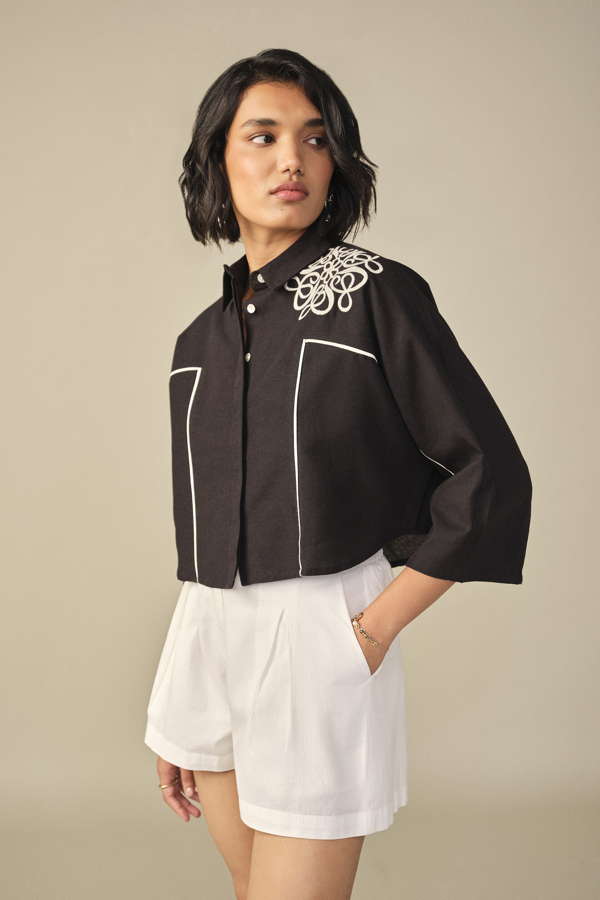 Printed Crop Shirt in Black, Black, image 2
